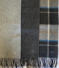 Load image into Gallery viewer, 100% Classic Cashmere Unisex Scarf
